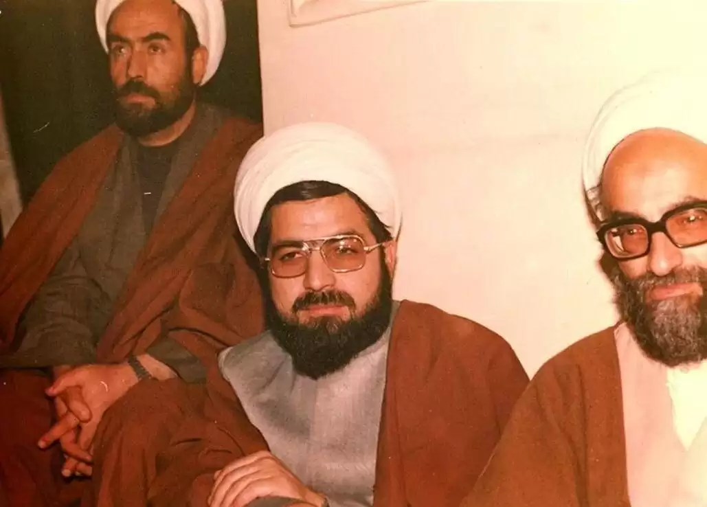(عکس) تصویر کمتر دیده از مرحوم امامی کاشانی در کنار حسن روحانی