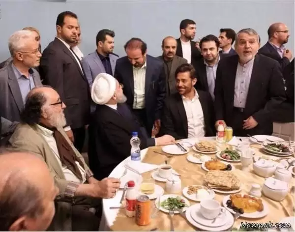  تصاویری از محمدرضا گلزار، مجری پانتولیگ، در کنار آقای حسن روحانی بر سر سفره ی افطاری 