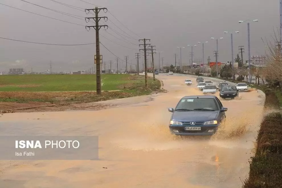 تصاویر - آبگرفتگی معابر در پی بارش های سیل آسا در یاسوج