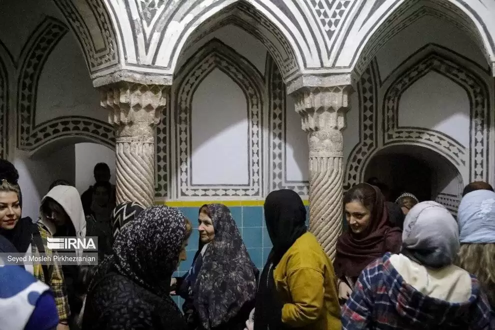 تصاویر - گردشگران نوروز 1403 در عمارت آصف (خانه کُرد)