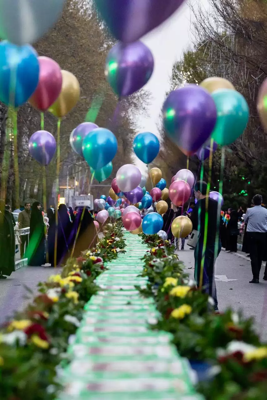 کیک تولد 200 متری در بلوار کشاورز تهران
