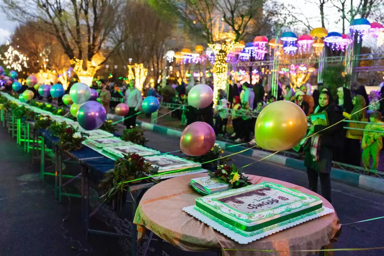 کیک تولد 200 متری در بلوار کشاورز تهران