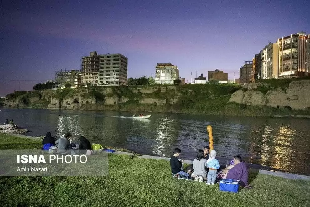 تصاویر - مسافران نوروزی در کنار رودخانه دز