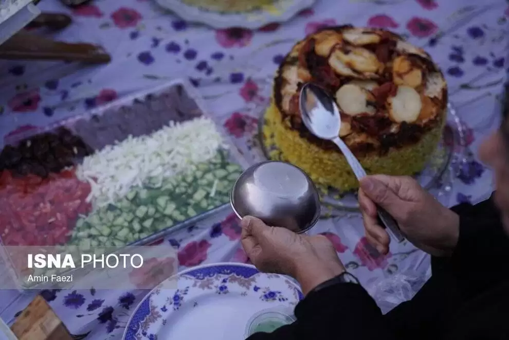 تصاویر - پخت مقلوبه توسط بانوان شیرازی