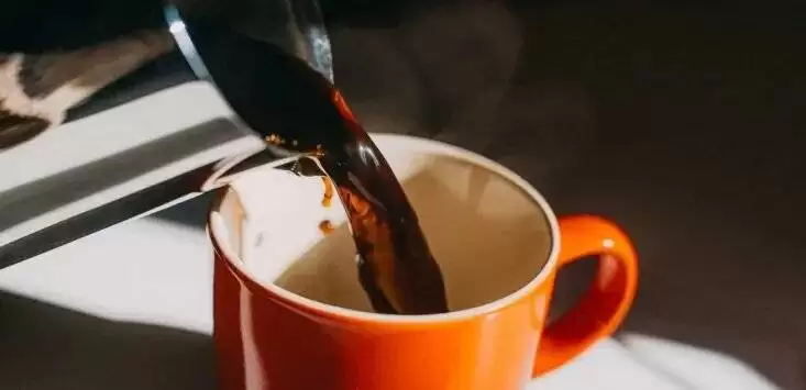 بدترین زمان نوشیدن قهوه ؛ روزی چند فنجان قهوه بخوریم ؟