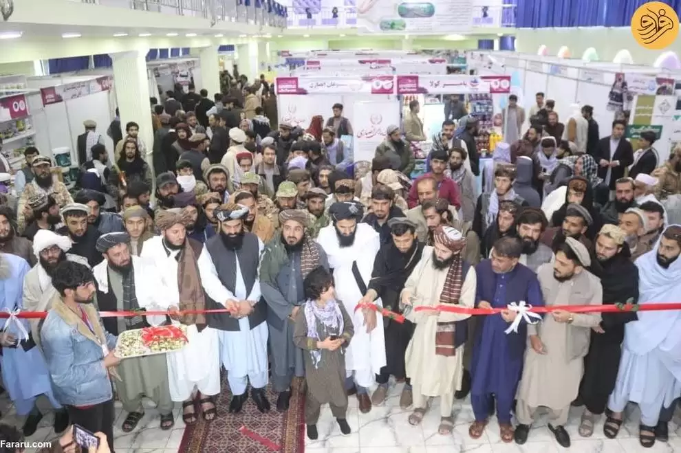 (عکس) نمایش مین های مغناطیسی و بشکه ای طالبان