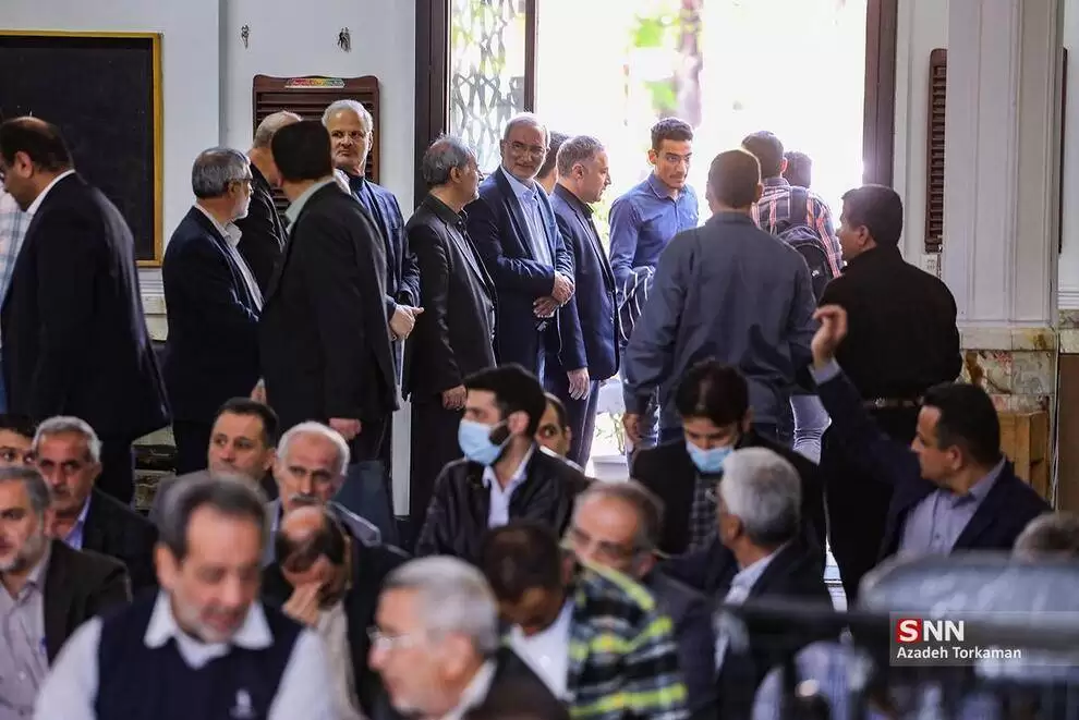 تصاویر - احمدی نژاد در مراسم گرامیداشت حمید بهبهانی