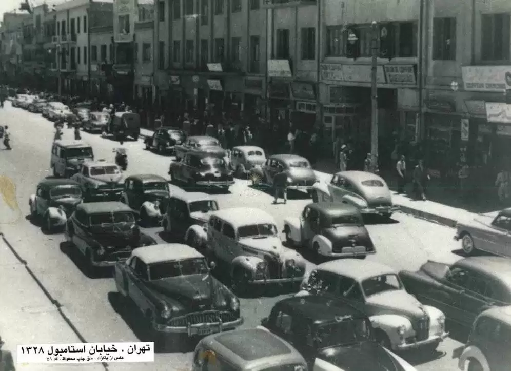 تهران قدیم -  2 تصویر جالب از تردد خودروها در خیابان استانبول؛ 75 سال قبل- عکس