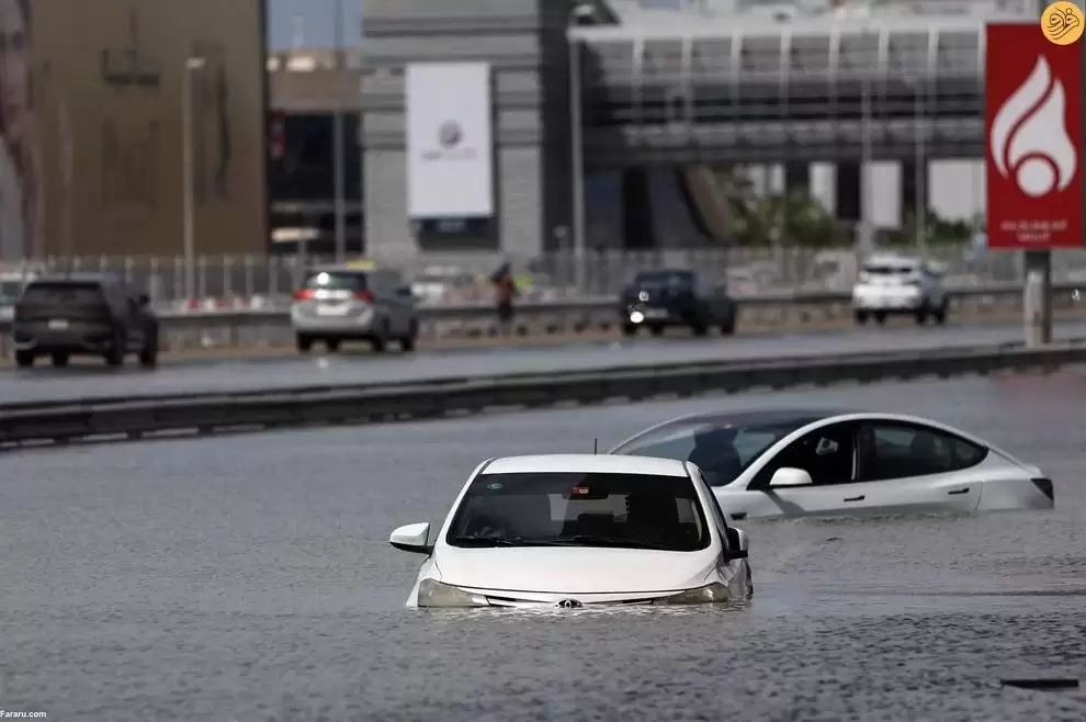تصاویر - بارندگی شدید و جاری شدن سیل بی سابقه در امارات