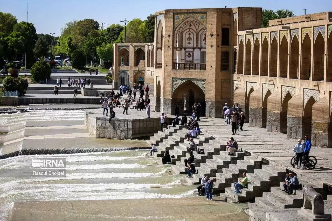 جریان زندگی در زاینده رود اصفهان  -  تصاویر