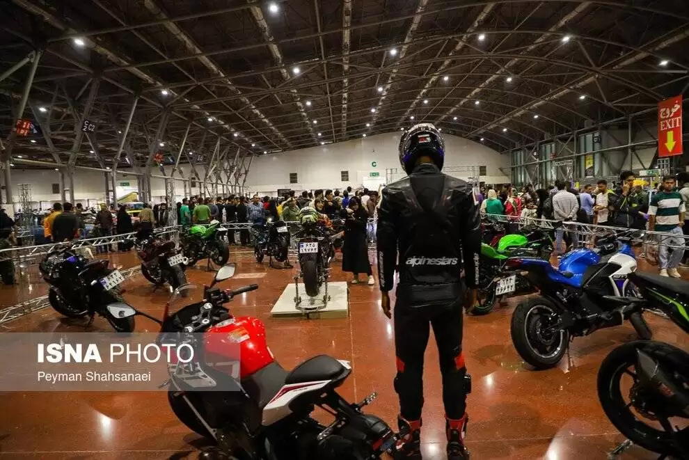 تصاویر - نمایشگاه خودرو و موتورسیکلت  در اصفهان