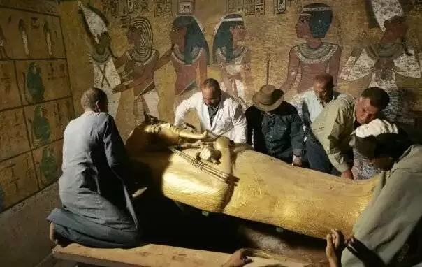 یافته های شگفت انگیز در توت عنخ آمون  -  بررسی سه کشف شگفت انگیز در مصر باستان