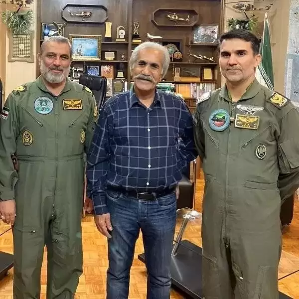 عمو کاووس (نون خ) بالاخره خلبان ارتش بود یا نه ؟!  -  خودش با افتخار حرف آخر را زد ! + گفتگو و تصاویر جذاب ماشاءالله وروایی