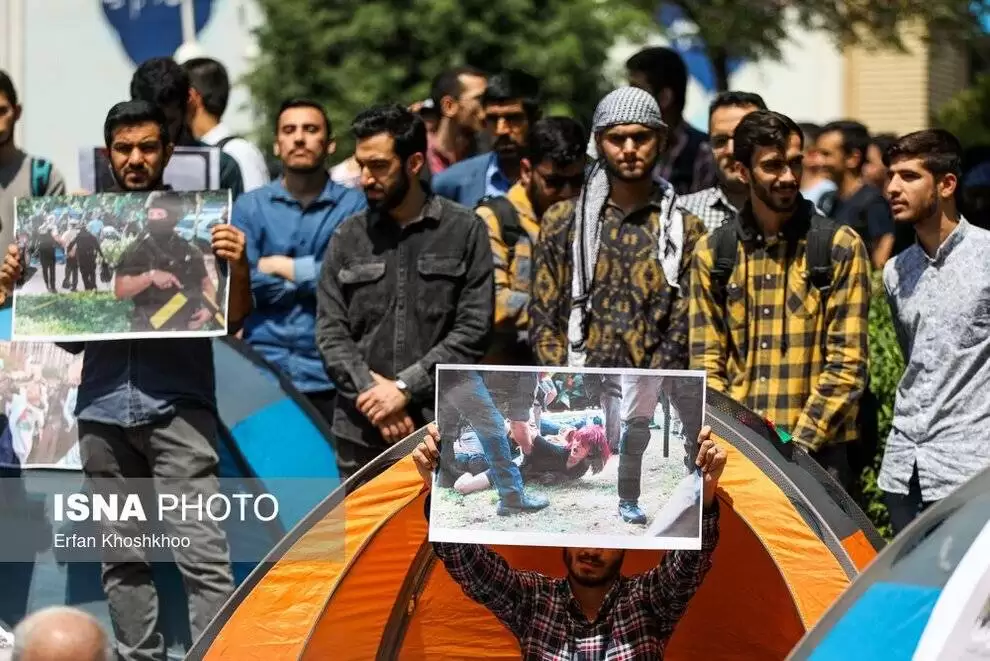 تصاویر - دانشجویان تهرانی چادر زده و تحصن کردند