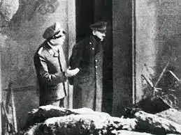 آخرین عکس هیتلر در خرابی های برلین