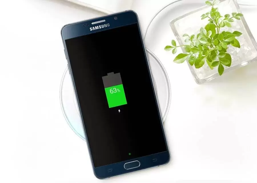 نحوه صحیح شارژ کردن باتری گوشی  -  دلیل داغ شدن گوشی هنگام استفاده چیست؟
