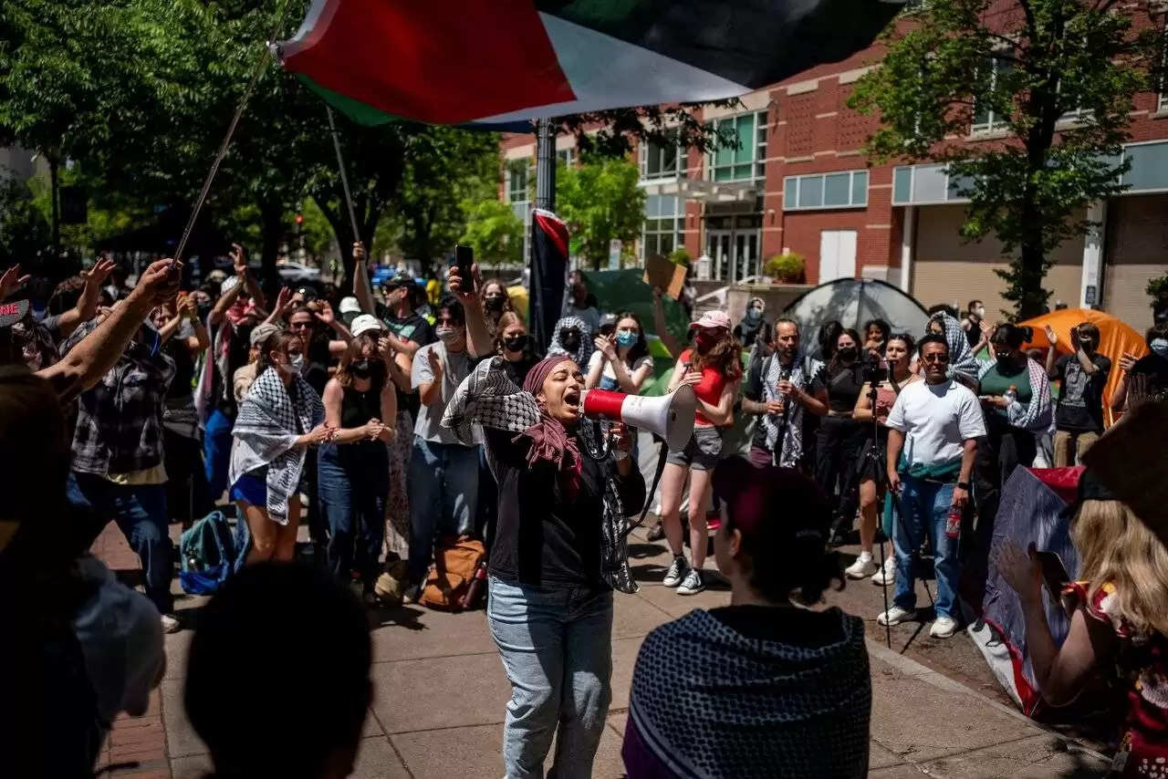 پشت پرده سرکوب اعتراضات دانشجویی در آمریکا کیست؟ + تصاویر  -  شای داویدای کیست؟