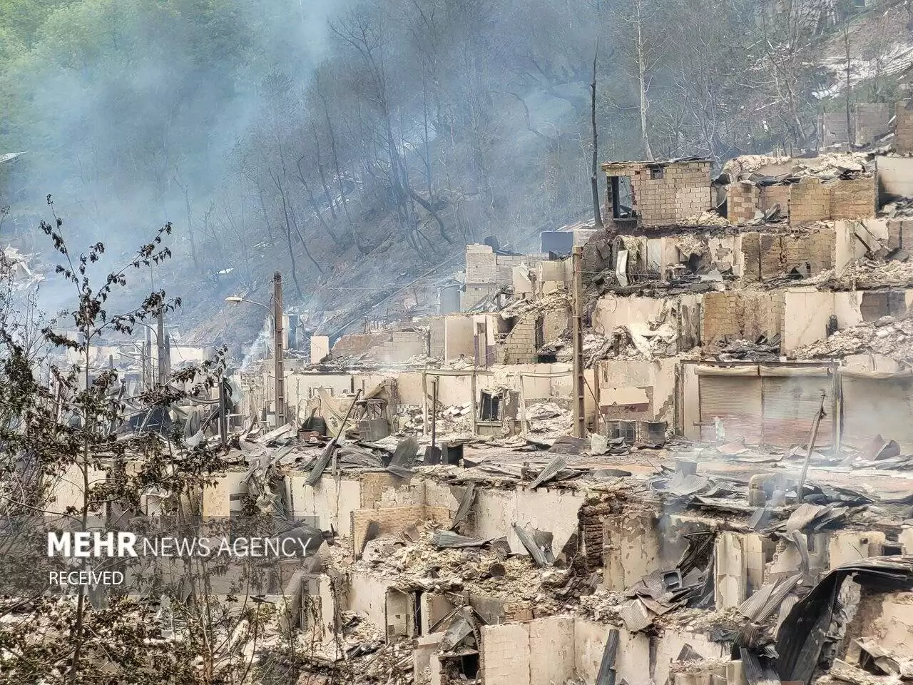  تصاویر ناگوار جدید از بقایای آتش سوزی در گیلان  -  اینجا دیگر ویرانه است!