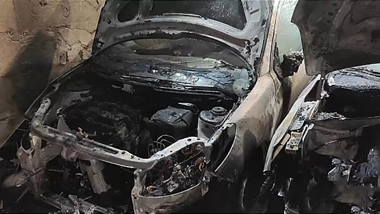 آتش سوزی 2 خودرو در شرق تهران  -  پژو 207 جزغاله شد