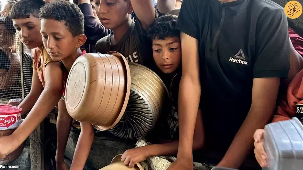 تصاویر - التماس کودکان فلسطینی برای یک کاسه غذای گرم