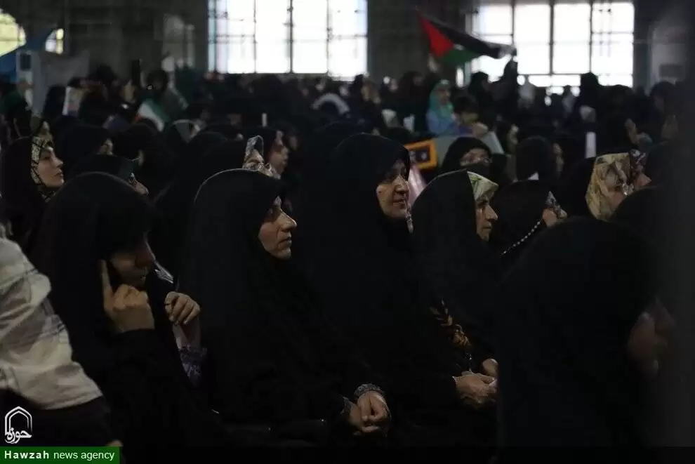 تصاویر - اجتماع بزرگ مردم اهواز در حمایت از عفاف و حجاب و مجریان طرح نور