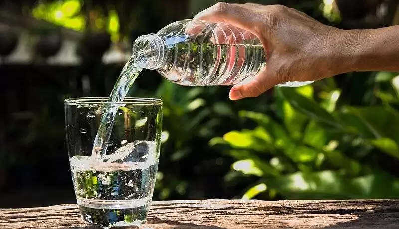 چه مقدار آب برای سلامت کلیه ها لازم است؟