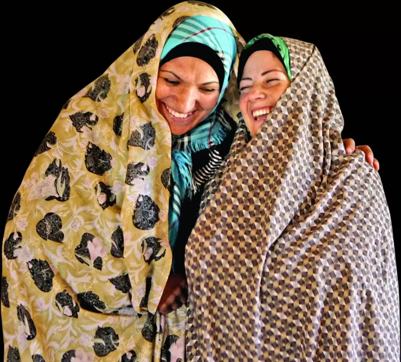 ازدواج همزمان  2 دختر ایرانی با پسر 16 ساله در کاشمر !  -  2 عروس زیر یک سقف !