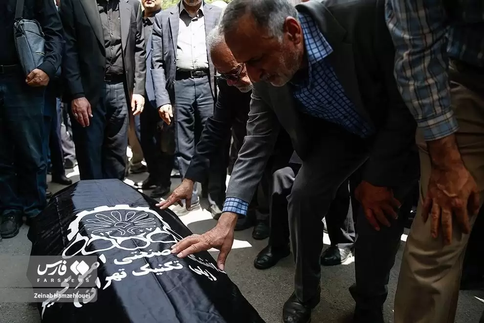 تصاویر - تشییع مرحوم جعفر میلی منفرد، سرپرست وزارت آموزش عالی در دوره اصلاحات