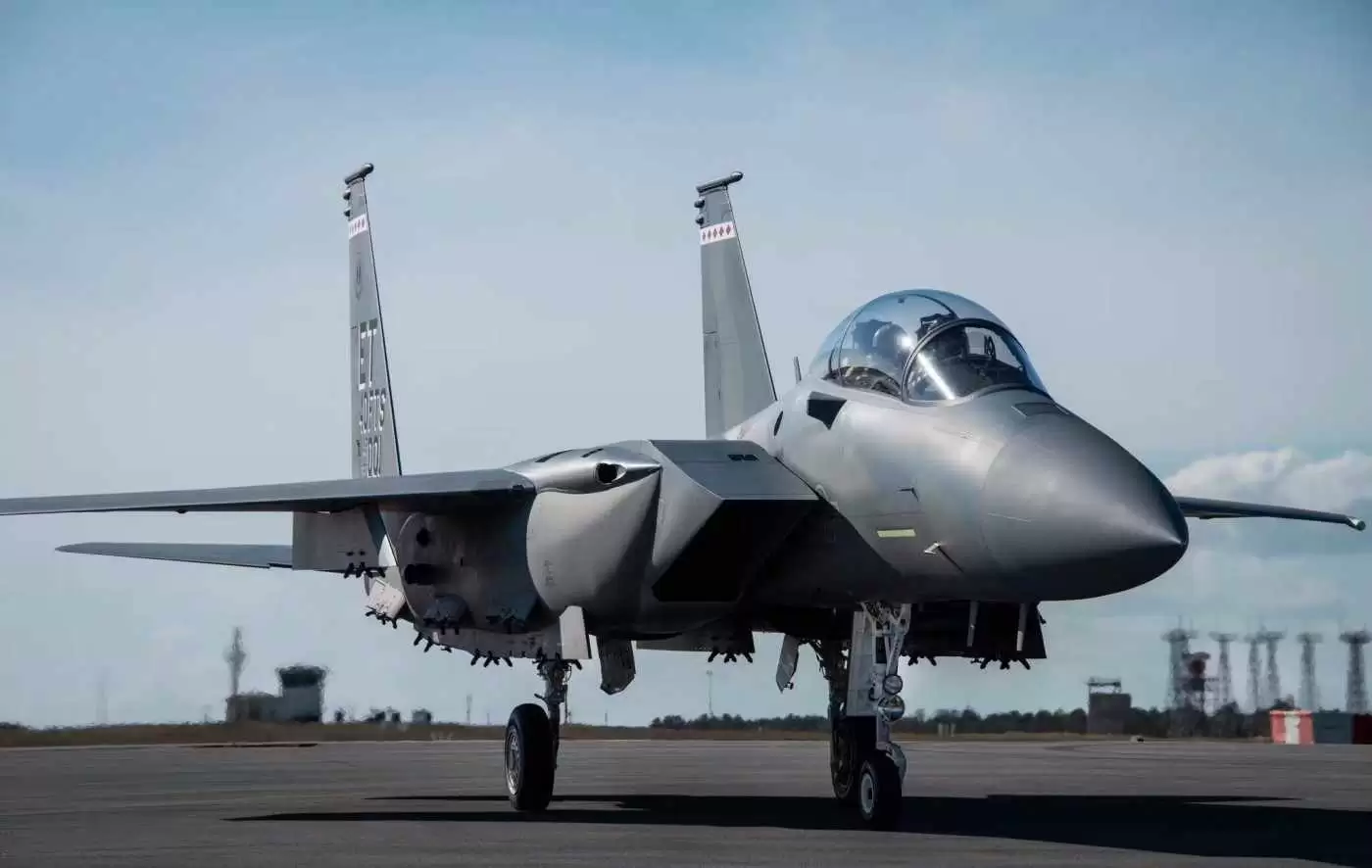 جنگنده f-15ex eagle ii چه تفاوت هایی با نسخه اورجینال f-15 دارد؟