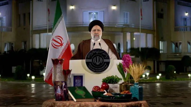 عکس مرحوم رئیسی در کنار سفره هفت سین بسیار جذاب ! 