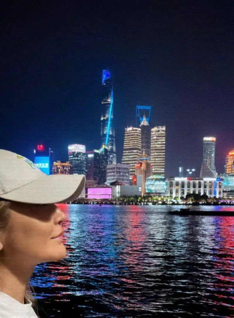 عکس متفاوت خانم بازیگر سریال فاصله ها در چین