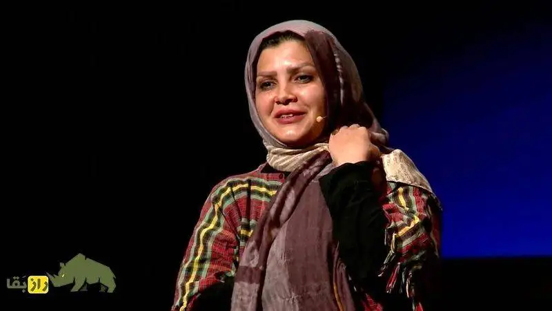 فاطمه نیکوروش  -  ملکه مار و سوسمار و شجاع ترین زن ایران که به جای عروسک با مار و کروکودیل بزرگ شد + تصاویر