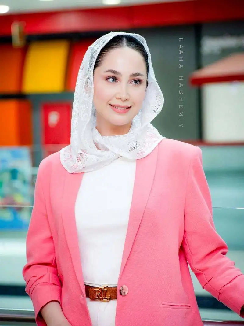 9 عکس فوق زیبای  تینا یلان، بازیگر نقش (فرشته)  سریال (اجل معلق)  -  در نخستین رونمایی با مردم با زیبایی اش و استایلش دل برد از همه !