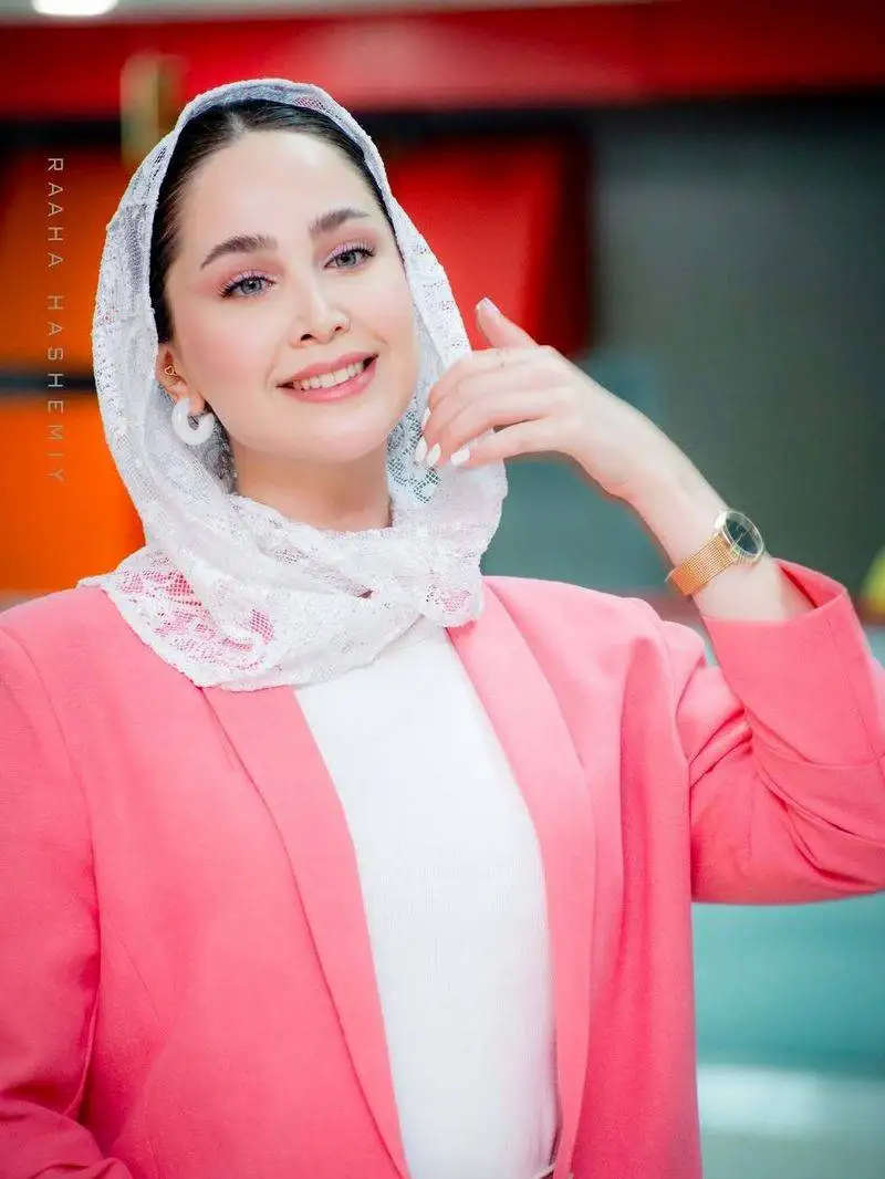 9 عکس فوق زیبای  تینا یلان، بازیگر نقش (فرشته)  سریال (اجل معلق)  -  در نخستین رونمایی با مردم با زیبایی اش و استایلش دل برد از همه !