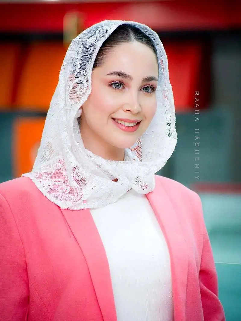 9 عکس فوق زیبای  تینا یلان، بازیگر نقش (فرشته)  سریال (اجل معلق)  -  در نخستین رونمایی با مردم با زیبایی اش و استایلش دل برد از همه !