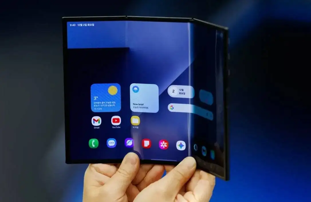 رقابت تنگاتنگ گوشی های سه تاشو در بازار؛ z trifold بهتر است یا mate xts؟