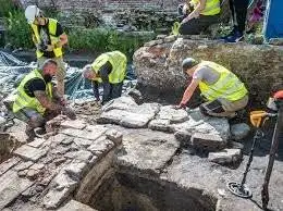 کشف حیرت انگیز باستان شناسان  -  شوالیه ای که با شمشیرش به دنیای مدرن بازگشت!