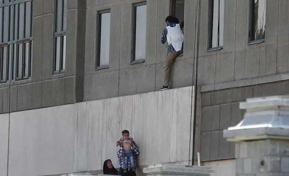 بدرقه باشکوه قهرمانان ایران