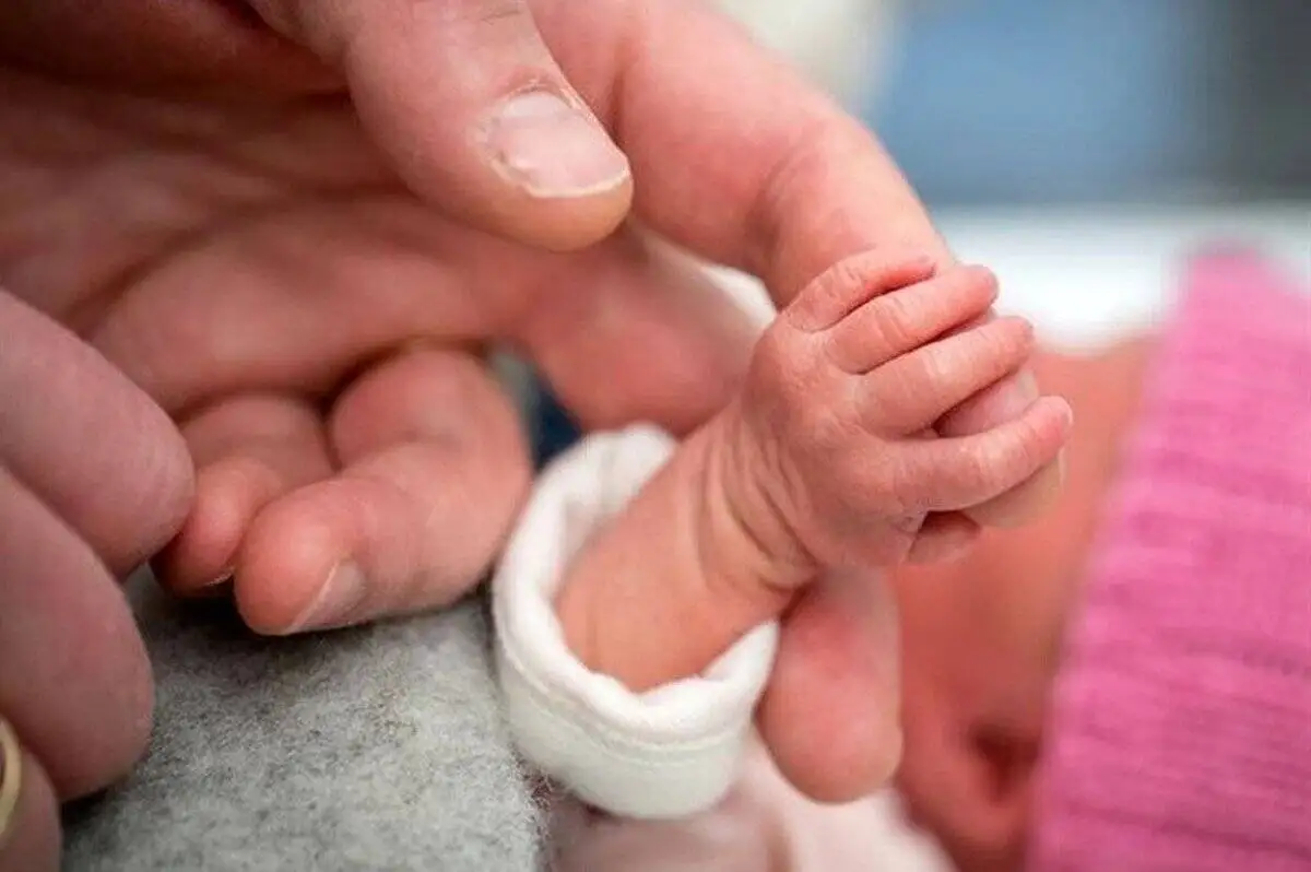 (بچه را پیدا کردیم!)؛ روایت های ساختگی برای پنهان کردن یک جرم -  تورم و بحران اقتصادی برخی خانواده ها را برای فروش کودکان قانع کرده