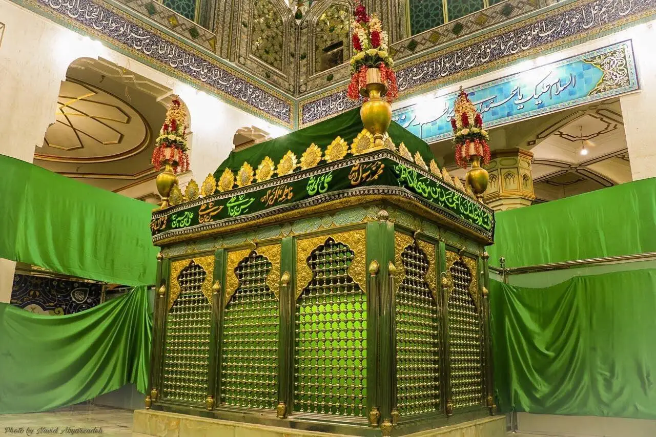 روایتی کمتر شنیده شده از شب آتش سوزی حرم سبز قبا  -  حرم را با چه موادی آتش زدند؟