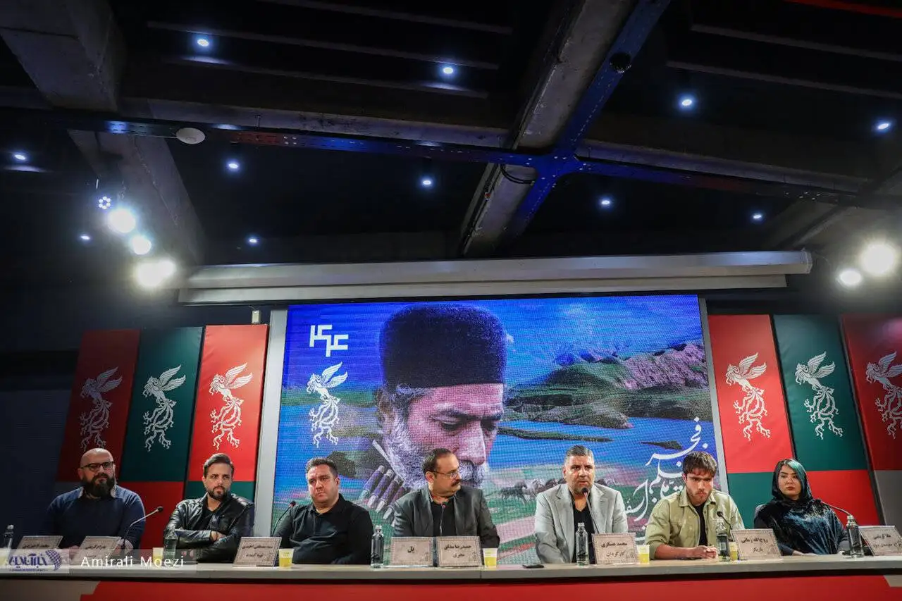 تصاویر  -  از بغض و ناراحتی تا ماجرای کاهش وزن آقای بازیگر؛ فتوکال و جلسه خبری فیلم سینمایی (پل) در جشنواره فجر