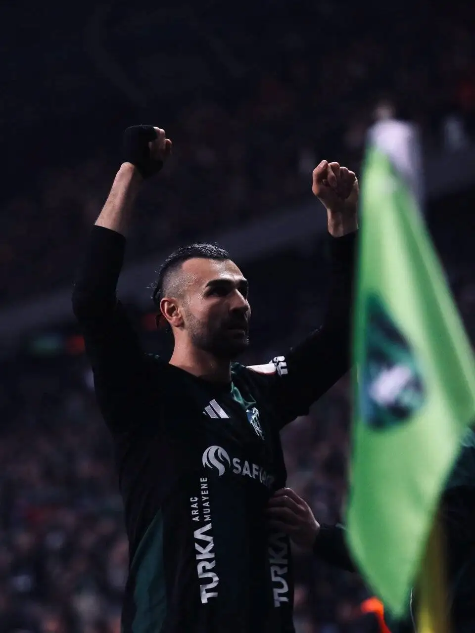 تصویر  -  ستاره پرسپولیسی در ترکیه رونالدو شد!