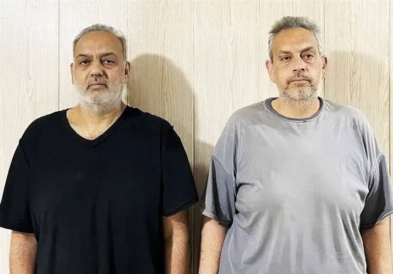 این دو سارق نابکار را شناسایی کنید+ تصویر  -  آنها زنان را فریب می دادند