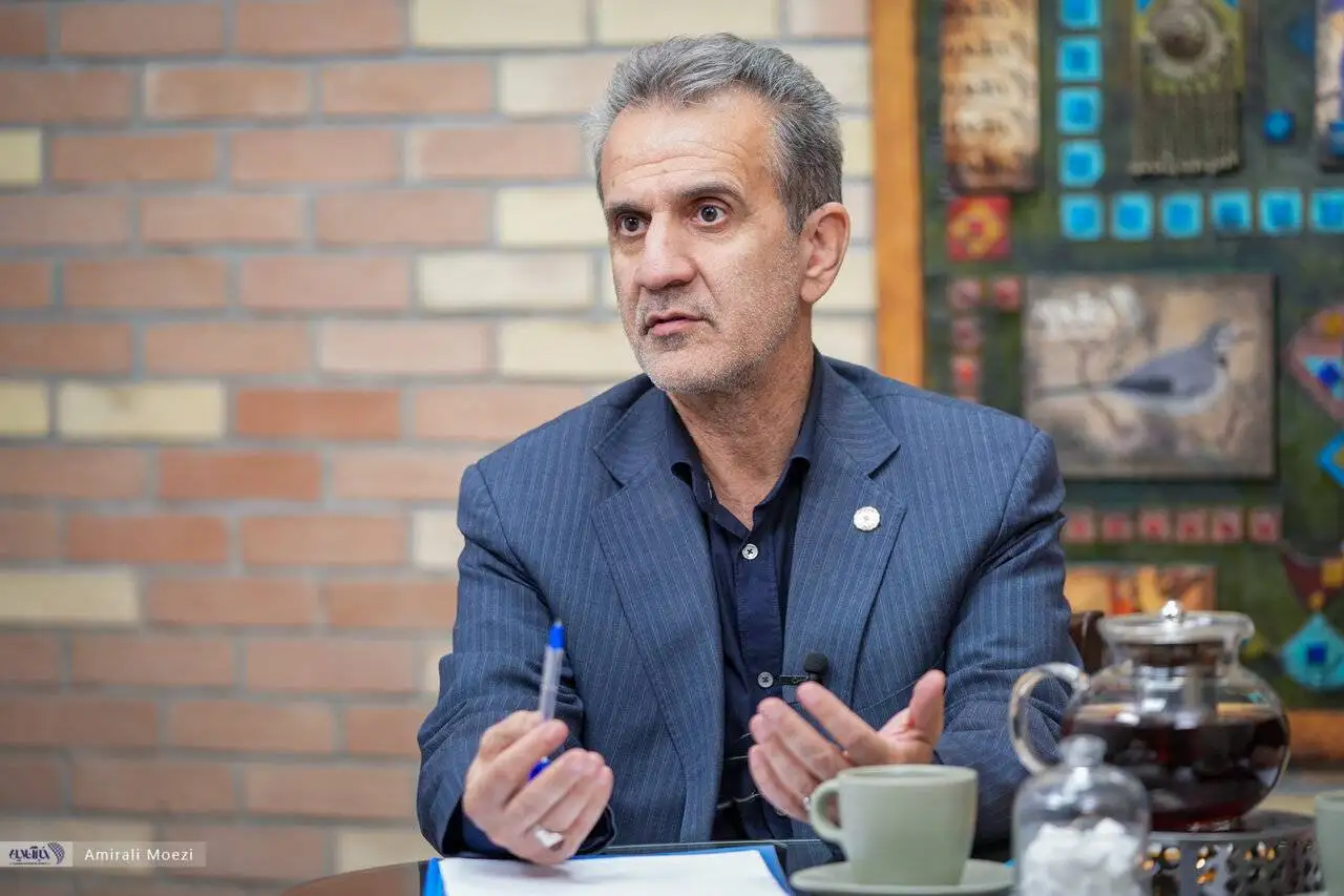 خودکشی در این مناطق ایران بیشتر است -  بحران های اجتماعی مانند حوادث دی ماه بر میزان خودکشی ها تاثیر سریع ندارد