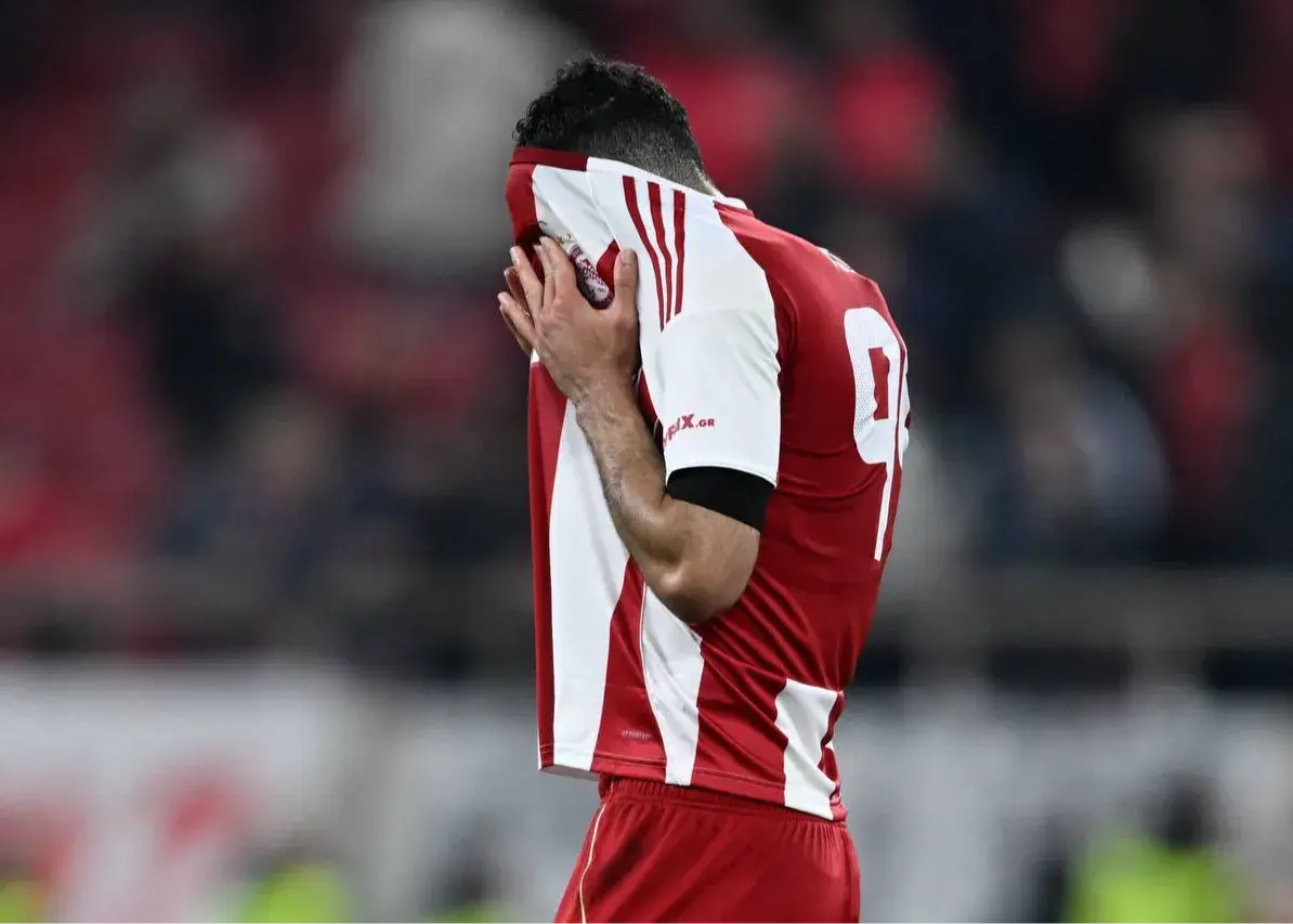 تصویر  -  تنبیه مهدی طارمی پس از اشتباه بزرگ