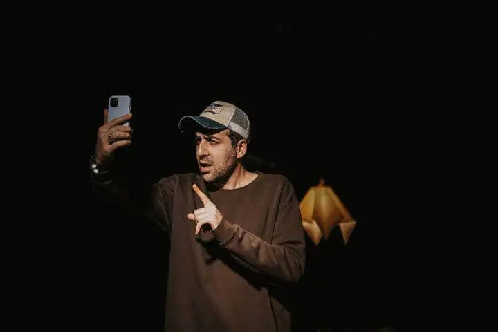 (گاهی) روایت آدم هایی است که می خواهند فهمیده شوند؛ تمرکز روی صداقت