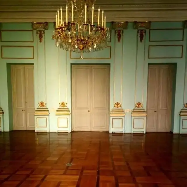 نیاوران در امن و امان  -  ماجرای تخلیه کاخ نیاوران چه بود؟