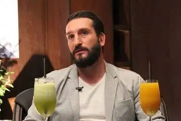 عکس -  ادموند بزیک در پرسپولیس پست گرفت