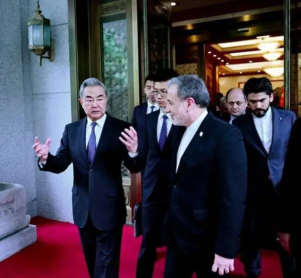 جزئیات پیام تهران به پکن درمورد تنگه هرمز -  چین بخشی از موازنه سازی سیاسی ایران است