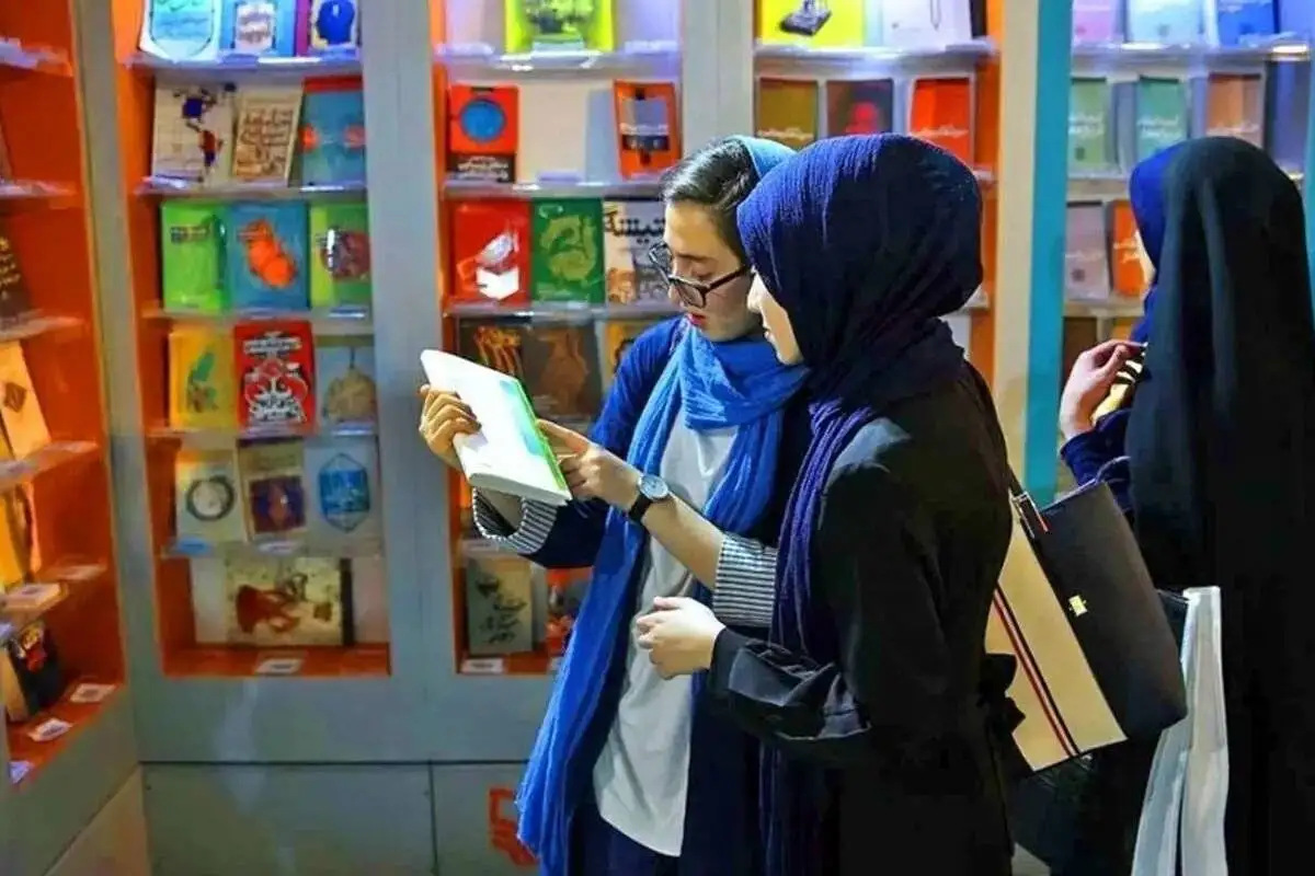 چگونه جنگ، کاغذ میلیونی و حذف بن های دانشجویی، بزرگ ترین رویداد فرهنگی کشور را به یک آزمون تاب آوری تبدیل کرد؟